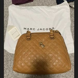 Marc Jacobs MEDIUM camel Colored Handbag